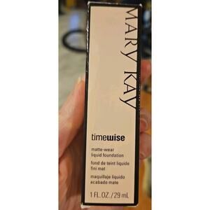 Mary Kay Timewise Matte Wear Liquid Foundation Ivory 5